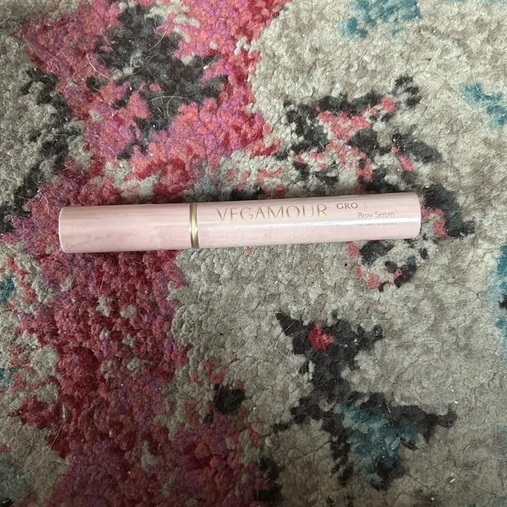 Vegamour brow serum